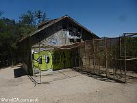 Abandoned building from the Old LA Zoo